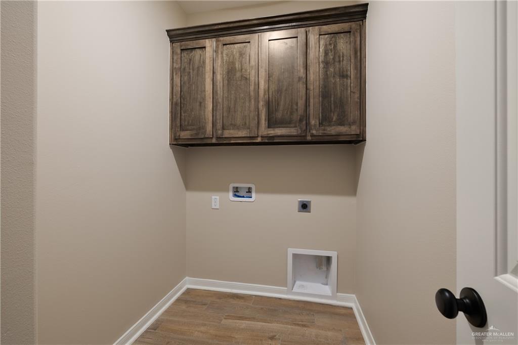 Photo 9 of 2921 Blossom Street