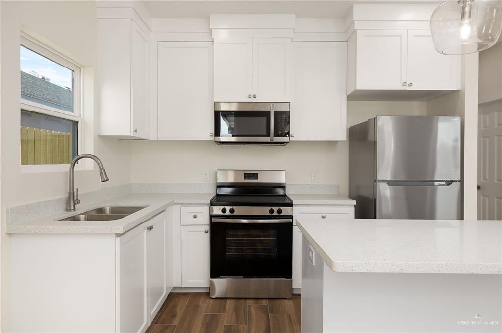 Photo 8 of 609 Onyx Avenue #3