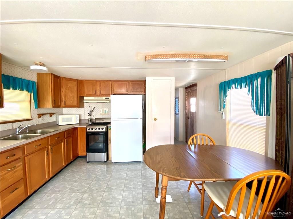 Photo 4 of 166 Ash Street