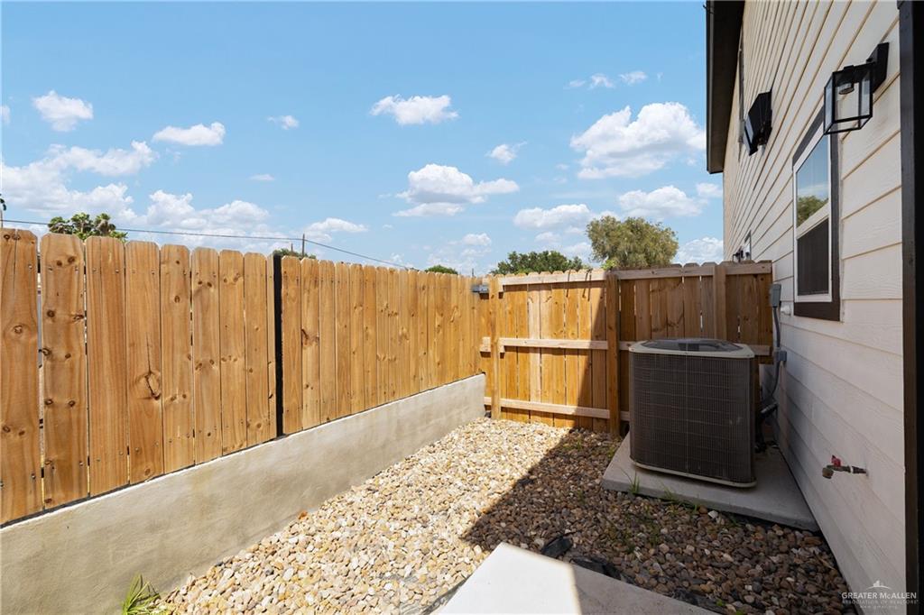 Photo 10 of 208 Kansas Avenue #3