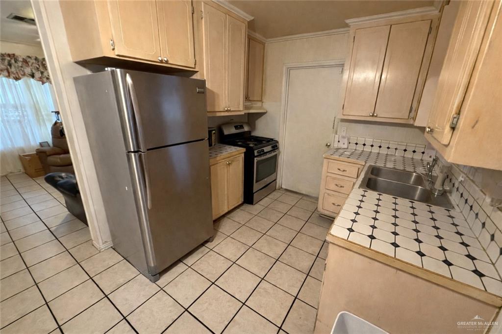 Photo 5 of 200 Potts Street