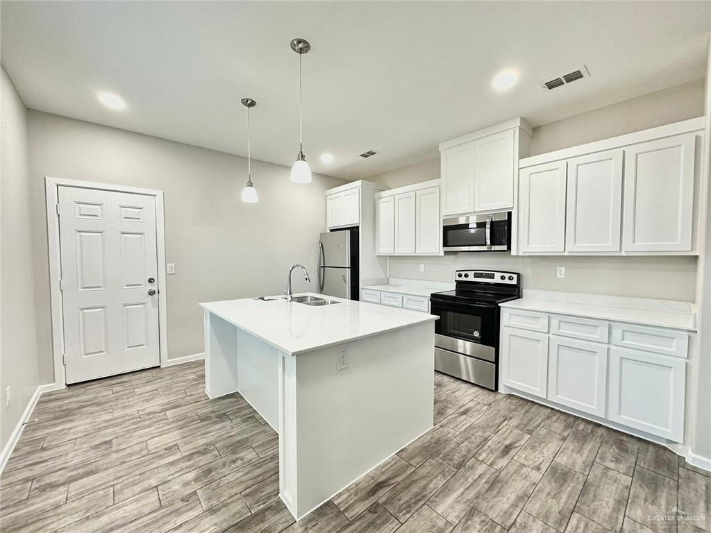 Photo 4 of 1220 Yankton Street #1