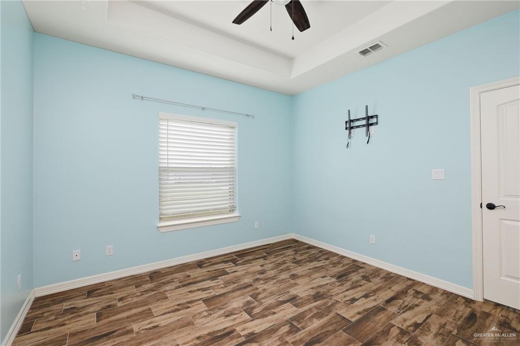 Photo 15 of 804 Splendor Boulevard