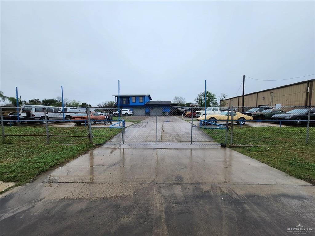 Photo 1 of 1000 Loop 374 Loop, Mission