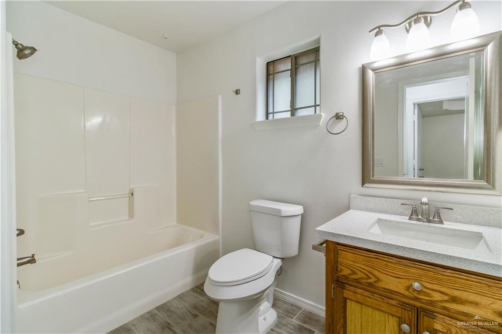 Photo 9 of 933 English Avenue #C