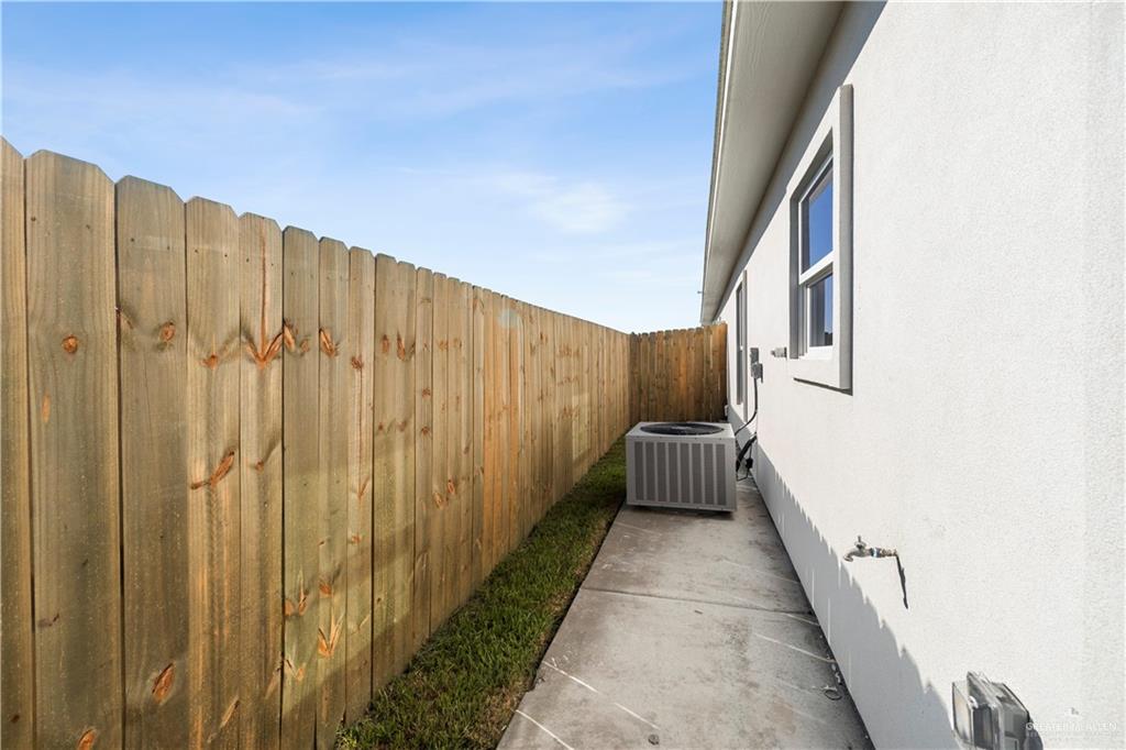 Photo 14 of 1305 Aryana Avenue