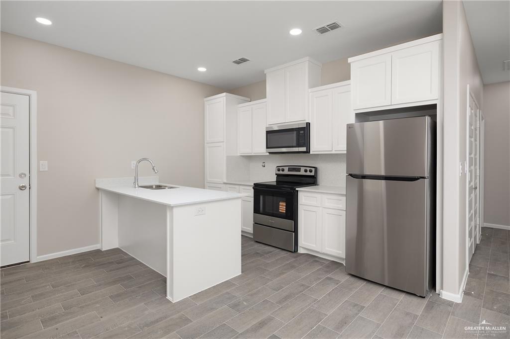 Photo 16 of 2704 Harrison Avenue #3