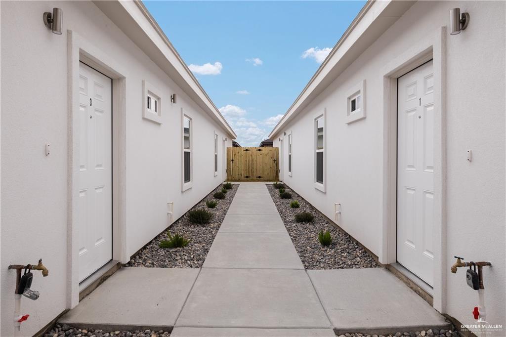 Photo 4 of 2704 Harrison Avenue #3
