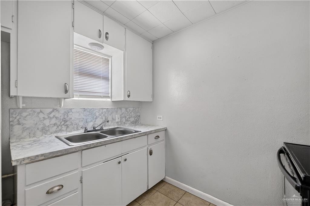 Photo 4 of 1120 Valley View Drive #A3