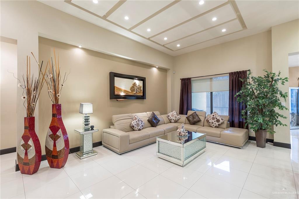 Photo 3 of 1304 Balboa Avenue