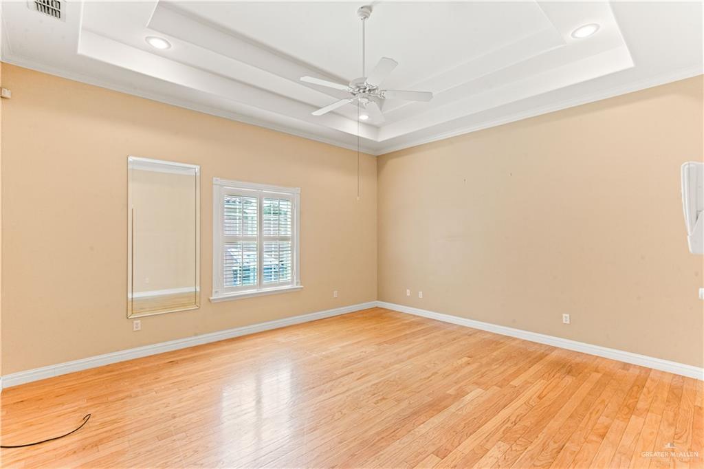 Photo 12 of 704 Redbud Avenue