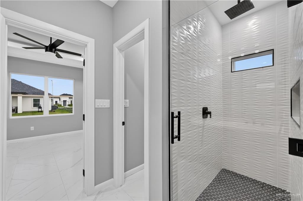 Photo 13 of 1301 Acacia Drive