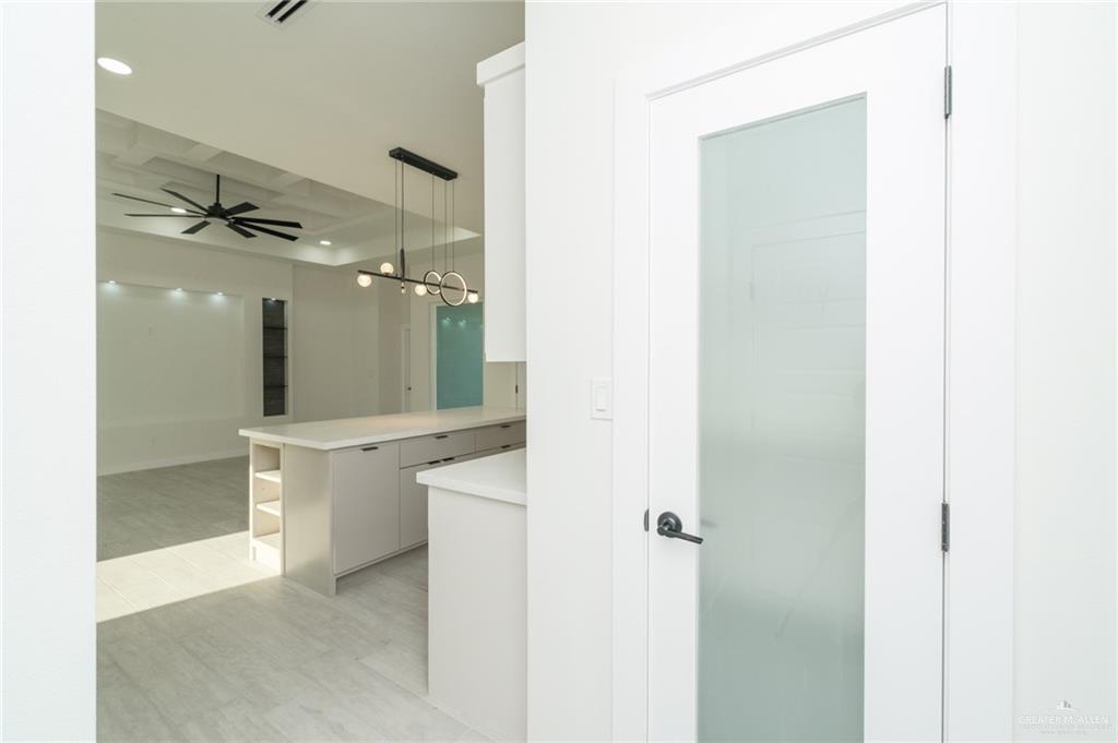 Photo 15 of 461 Texas Boulevard