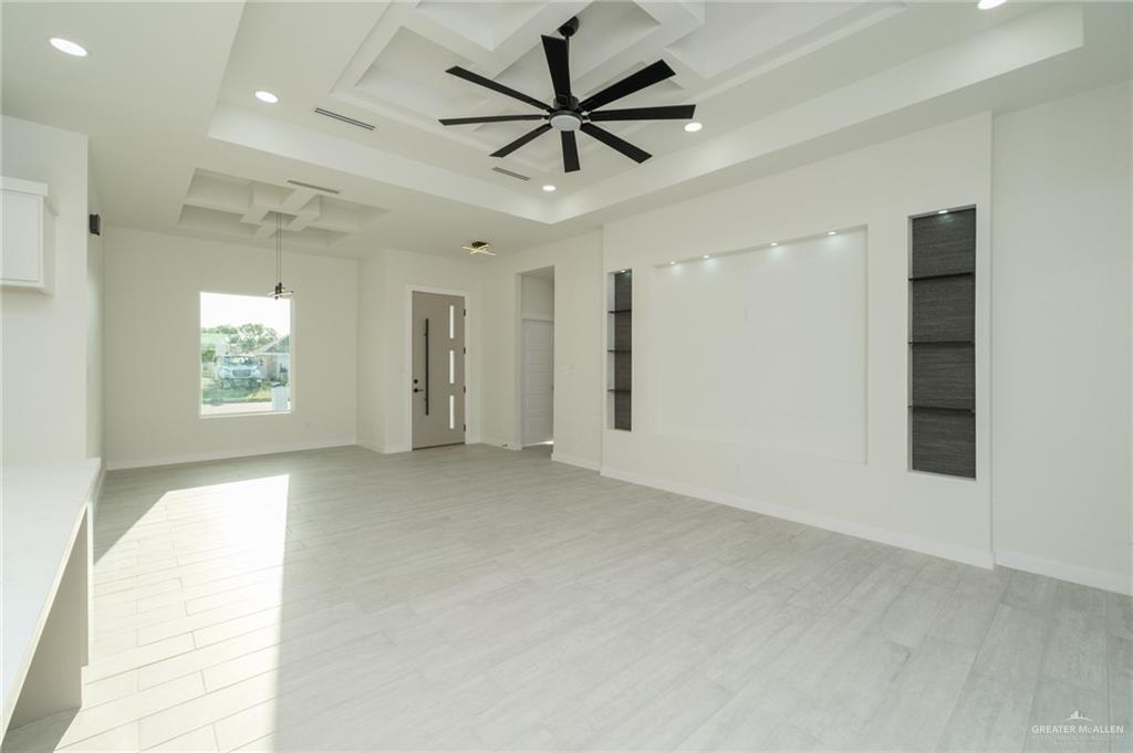 Photo 3 of 461 Texas Boulevard