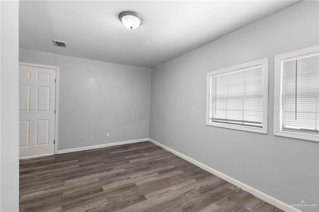 Photo 9 of 515 Norman Avenue