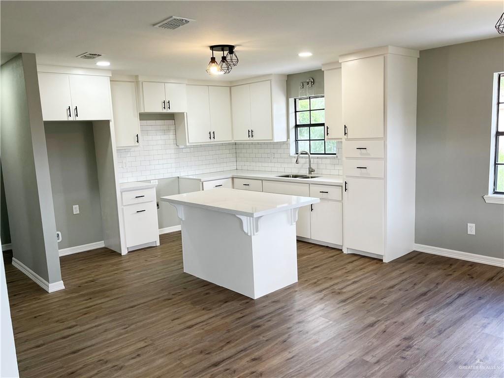 Photo 4 of 2728 Katrina Avenue