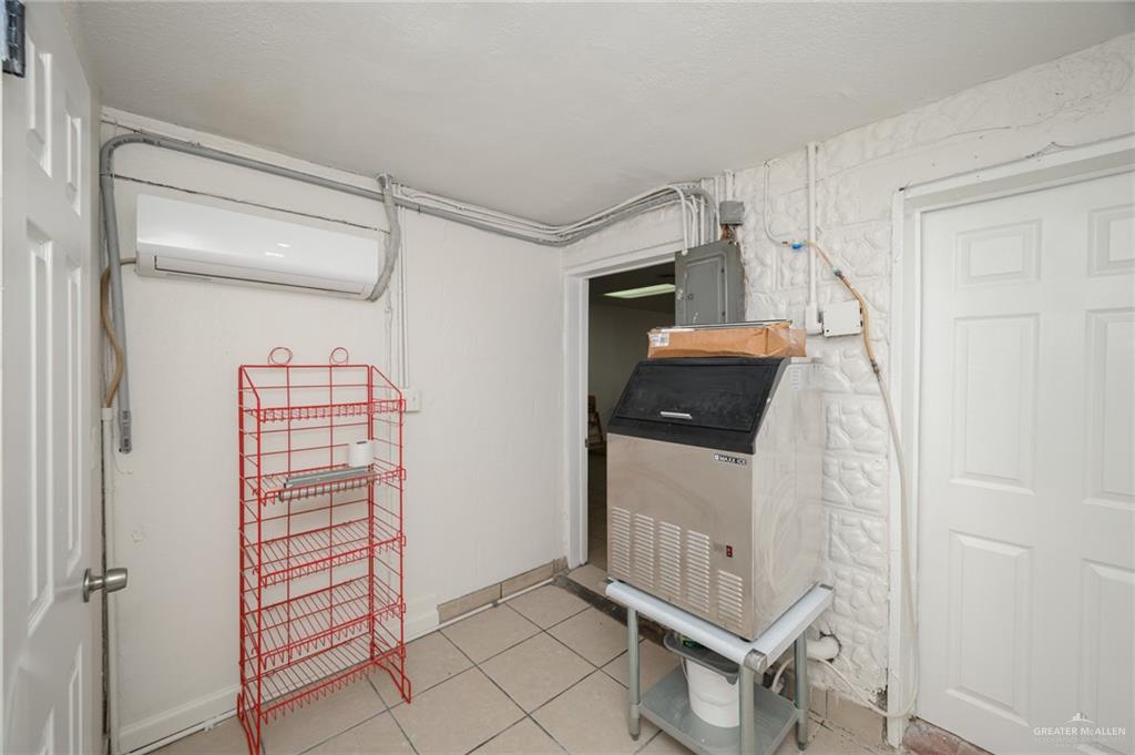 Photo 16 of 267 Robertson Street