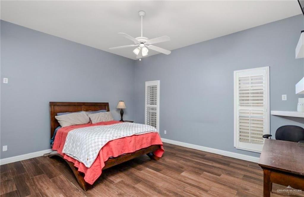 Photo 12 of 2513 Kings Drive