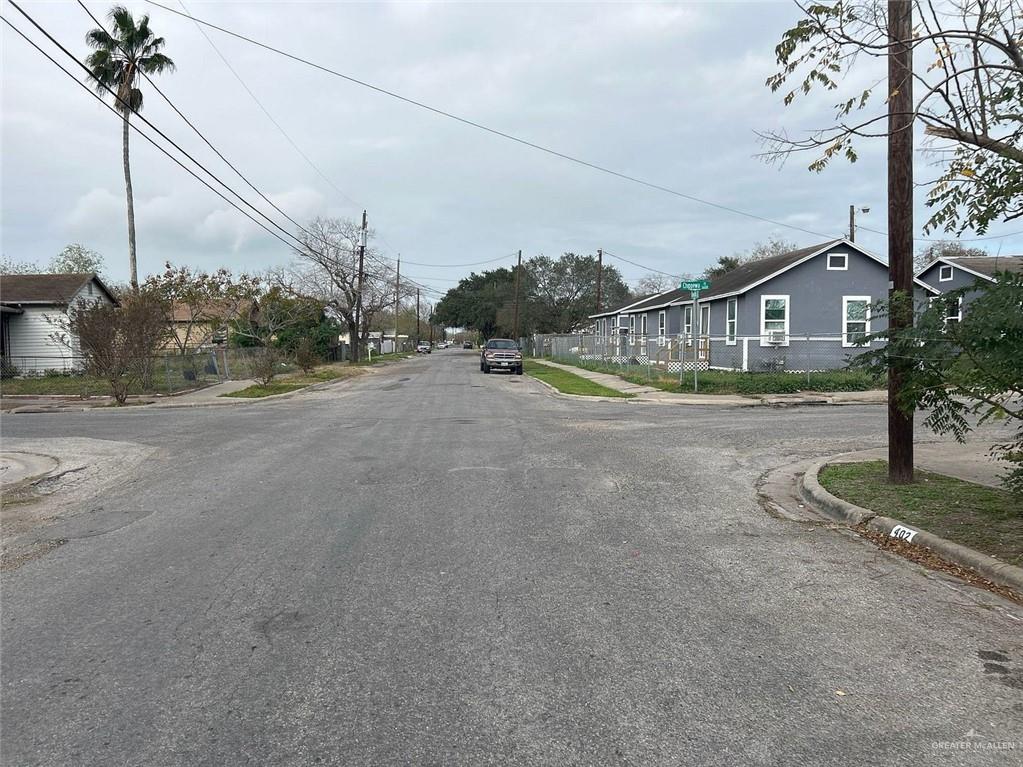 Photo 16 of 405 Hiawatha Street