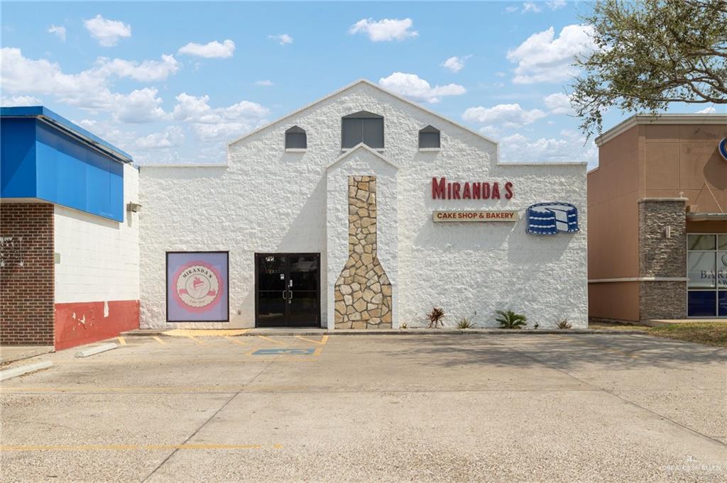 Commercial home at 712 Bicentennial Boulevard, McAllen, Texas