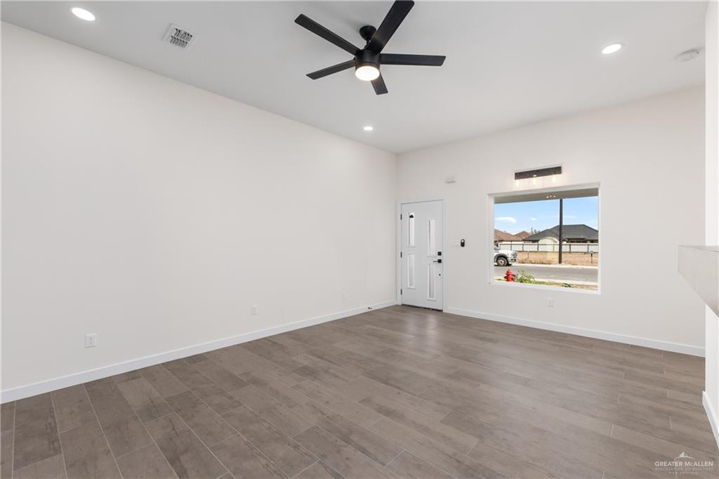 Photo 4 of 719 25th Street