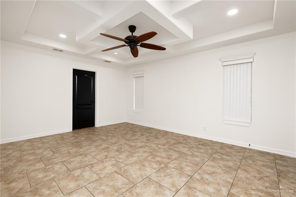 Photo 11 of 300 Diamond Street
