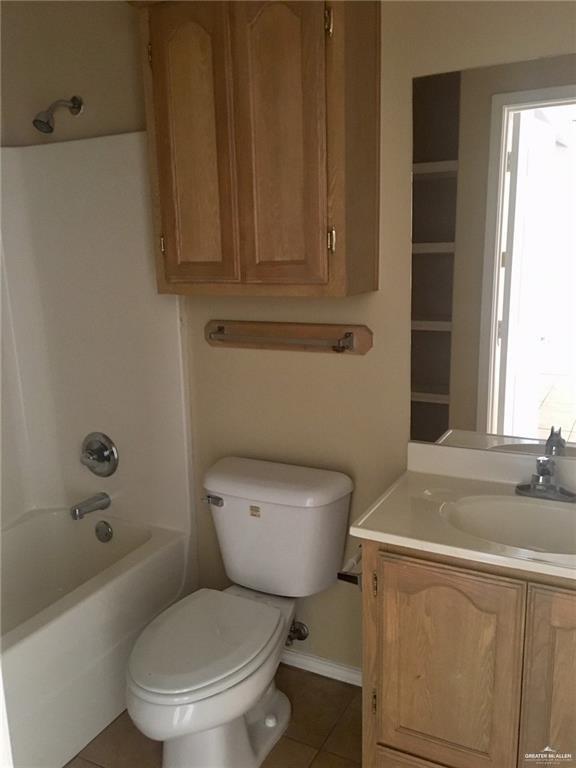 Photo 8 of 2501 Toledo Avenue #17