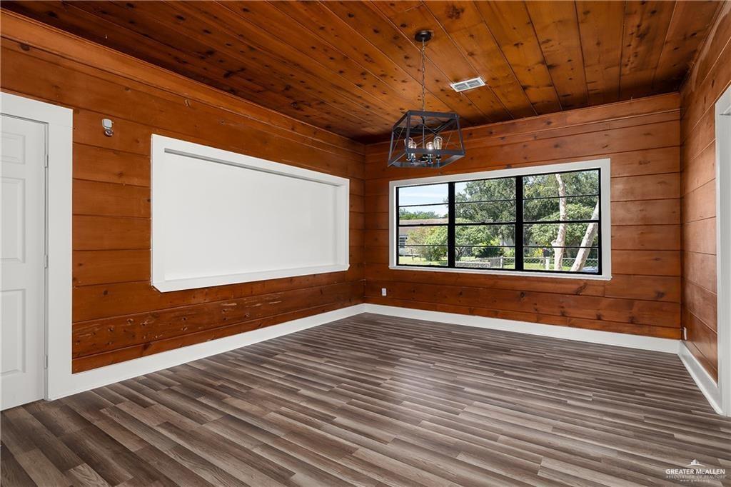 Photo 5 of 620 Hill Drive
