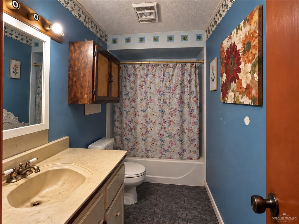 Photo 9 of 1015 Alta Vista Drive
