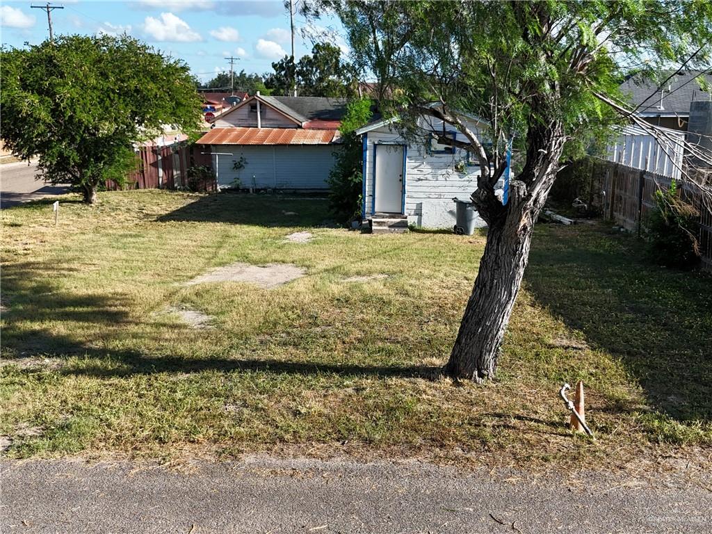 Photo 4 of 523 Champion Street