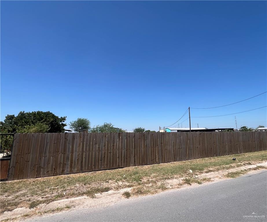 Photo 1 of 10419 Harmonia Drive, Donna