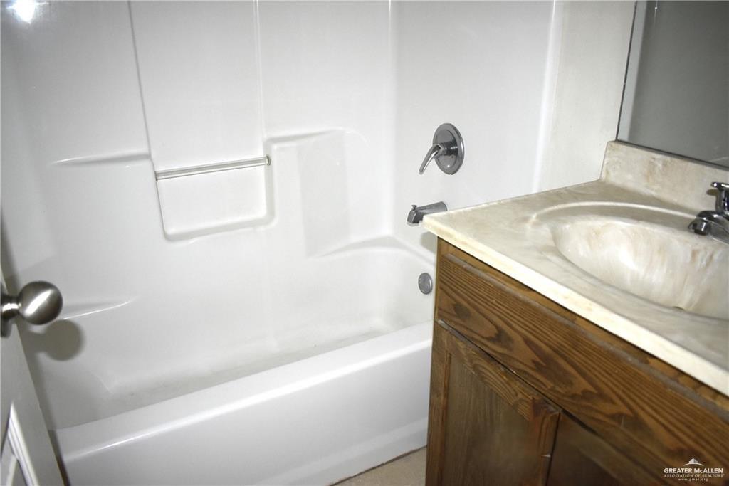 Photo 7 of 307 Albatross Avenue
