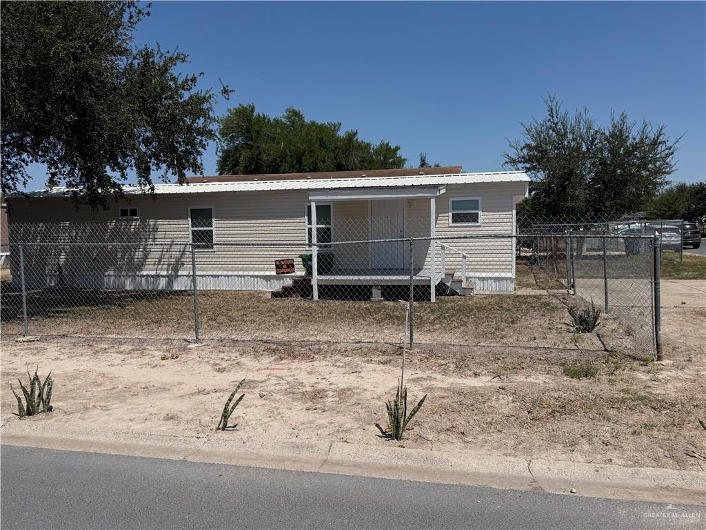 Photo 3 of 1014 Violet Drive