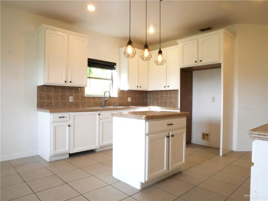 Photo 11 of 3505 Macquarie Drive
