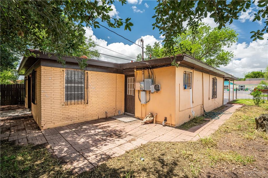 Photo 3 of 720 Padre Avenue