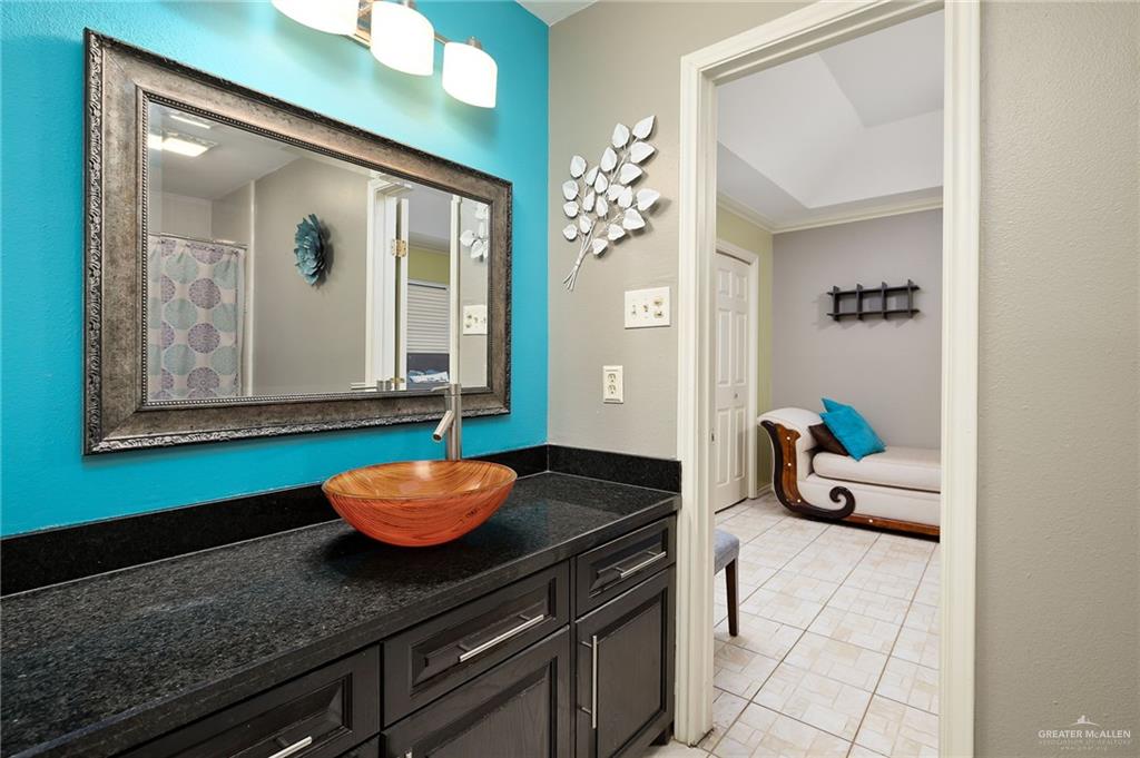 Photo 13 of 305 Bluebird Avenue