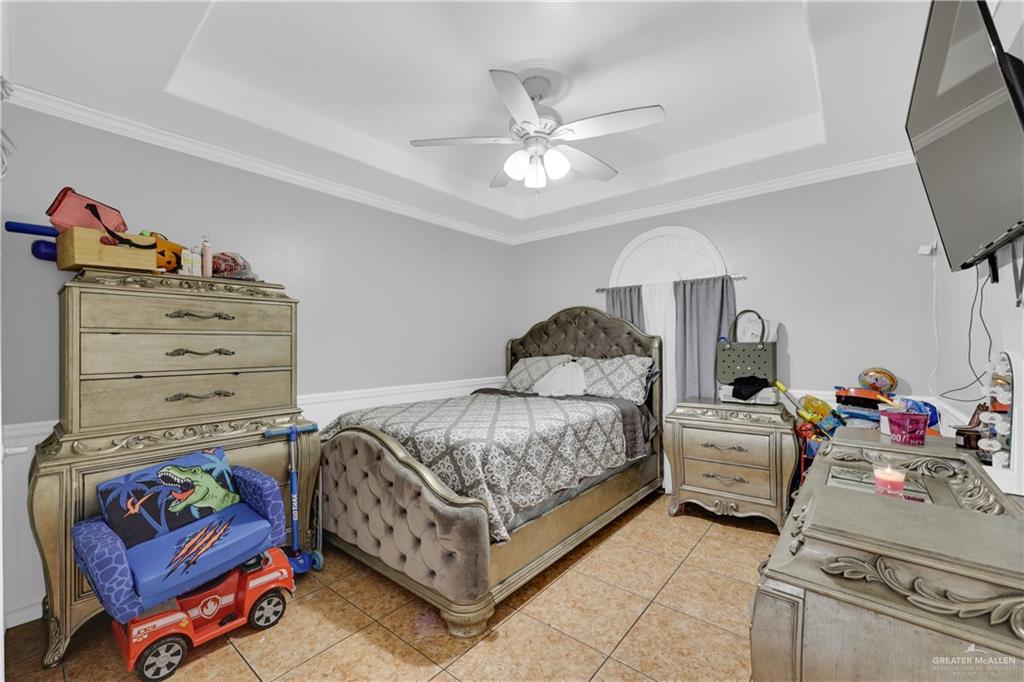 Photo 17 of 404 Los Ebanos Boulevard