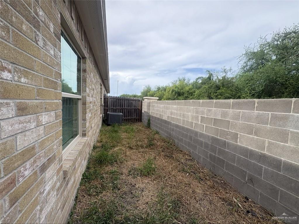 Photo 10 of 5601 Nightingale Avenue #4